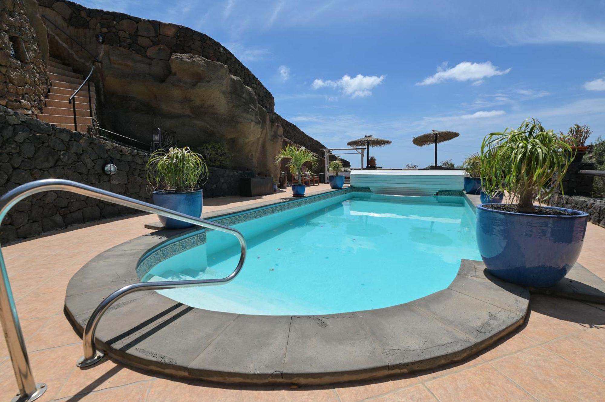 Castillo Lanzarote Villa Winni - Luxury Villa - Pet Friendly With Heated Pool Ла-Асомада Экстерьер фото